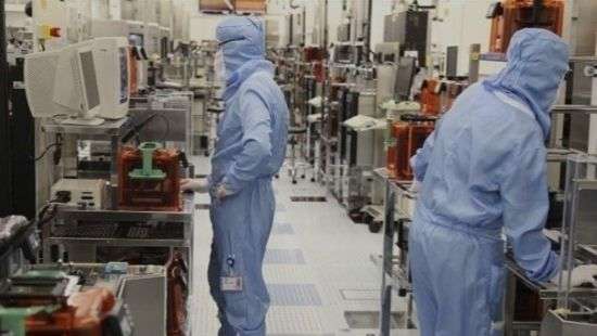 STMicro собирается построить две 300-мм фабрики