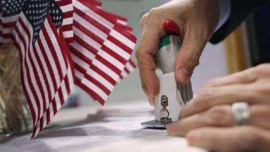 США прекратили прием заявок на получение Green Card