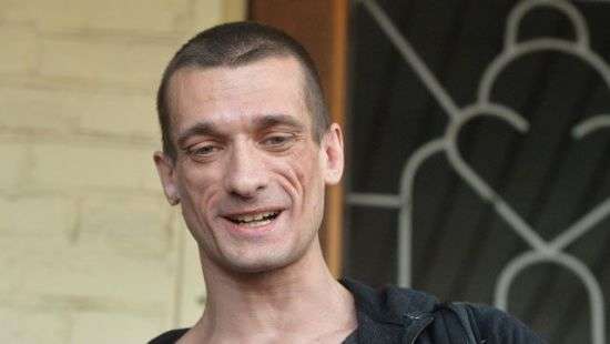 Художника не поняли: акциониста Павленского поместили в психиатрическую клинику