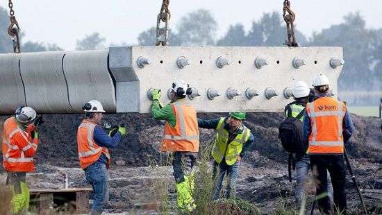 Сегодня открыли первый в мире напечатанный на 3D-принтере мост