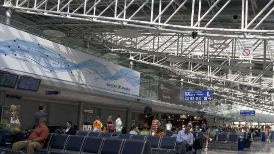 Нардепы начали срочно вывозить семьи за границу (ВИДЕО)