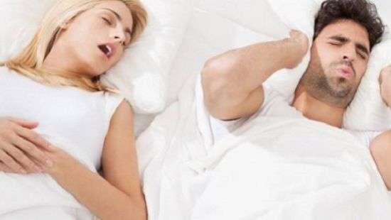 Как избавиться от женского храпа, рассказали врачи