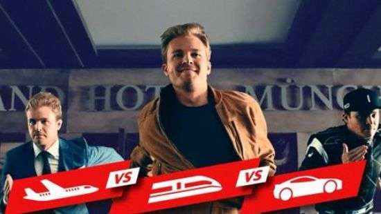 В Германии «утроили» автогонщика, чтобы показать скорость поездов (ВИДЕО)