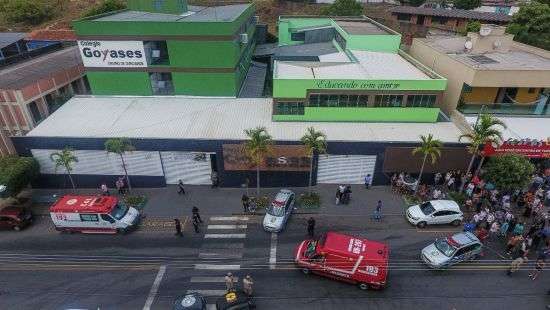 В Бразилии подросток, которого дразнили «вонючкой», застрелил учеников