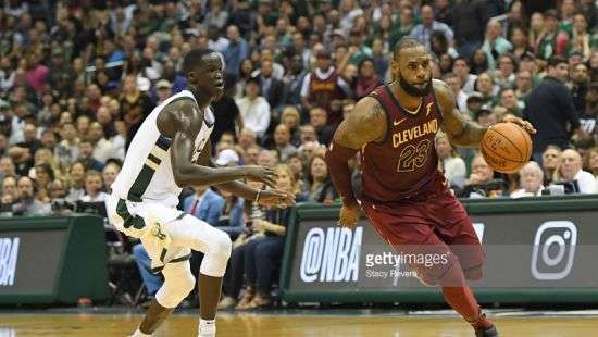 НБА. «Голден Стэйт» добыл первую победу в сезоне, «Кливленд» разобрался с «Милуоки»