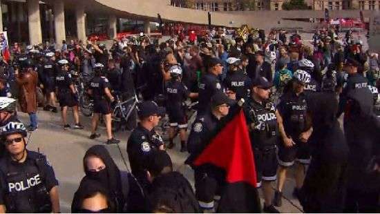 В Канаде протестовали против Трюдо