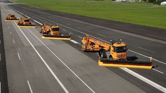 Немецкий автогигант испытывает самоуправляемые снегоуборщики