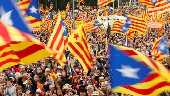 Правительство Испании для восстановления порядка в Каталонии готово применить силу