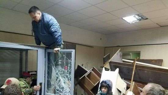 Названа сумма убытков от погрома ОУНовцев в Святошинском суде