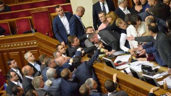 Названа сумма в которую украинцам обходятся погромы активистов и драки депутатов