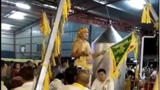 В Малайзии сектант сварился заживо в котле во время ритуала (ВИДЕО)