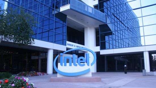 Прибыль Intel подскочила на треть