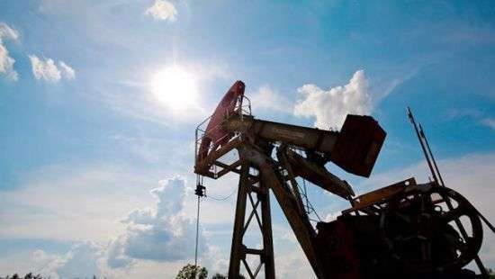 Цены нефти превысила $60 за баррель впервые за два года