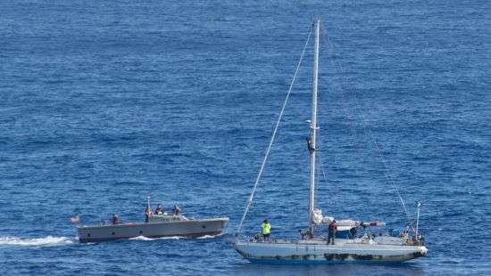 В Тихом океане спасли двух американок, которые дрейфовали на яхте 5 месяцев (ВИДЕО)