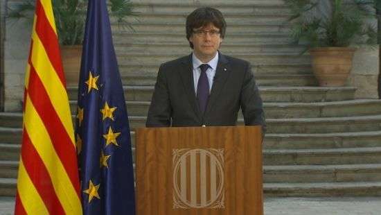 Пучдемон призвал каталонцев оказать мирное сопротивление Мадриду