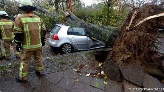 На Европу обрушился мощный ураган «Герварт»