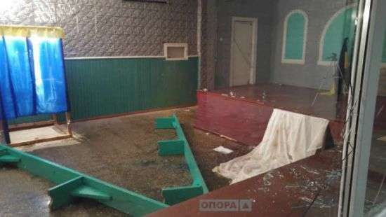 На Днепропетровщине задержали группу, разгромившую избирательный участок