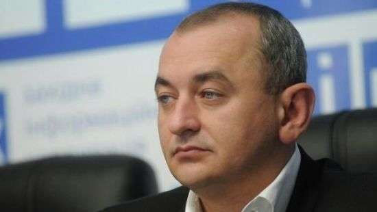 Матиос заявил о ничтожной охране военных складов в Украине