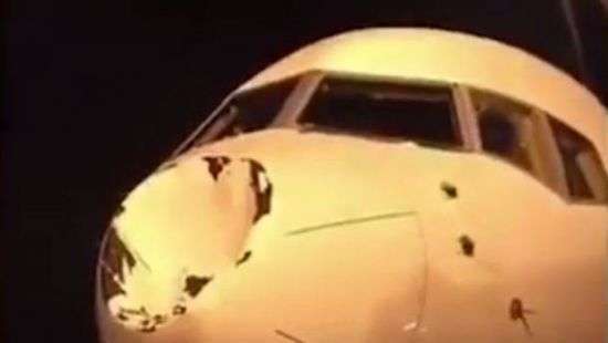 Самолет баскетбольной команды НБА приземлился с огромной вмятиной в носу (ФОТО)