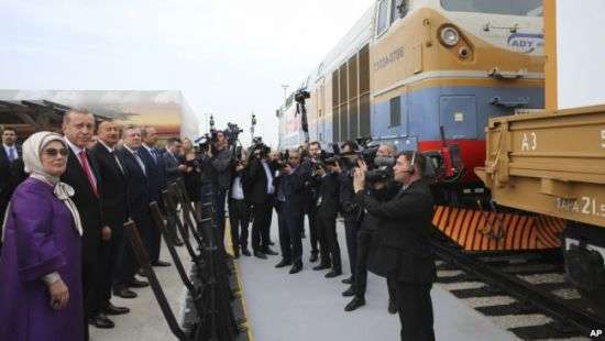 В Баку открылась железная дорога Баку-Тбилиси-Карс