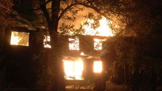 В Одессе ночью горел санаторий «Красные зори» (видео)