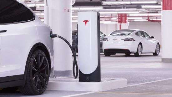 Tesla терпит убытки