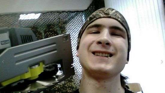 В Москве студент зарезал преподавателя, а затем выложил селфи на фоне своей «работы» в соцсети (ФОТО)