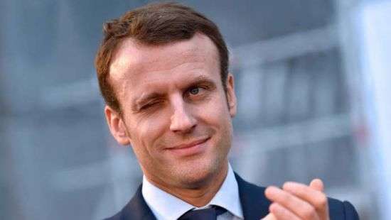 Макрон написал стихотворение для 13-летней девочки из Британии