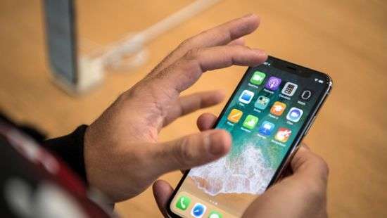 Глава Apple сравнил цену на iPhone X с чашкой кофе