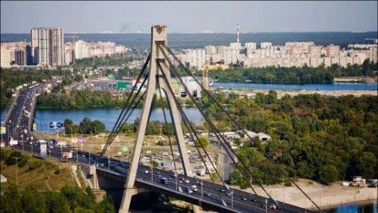 Завтра в Киеве будет ограничено движение по Московскому мосту