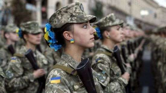 В Раде предлагают доверить женщинам право командовать в армии