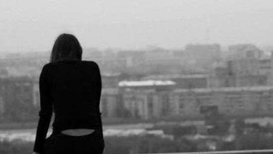 В Южной Корее женщина спрыгнула с 13-го этажа и упала на прохожего