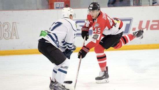Лидеры УХЛ одержали победы в 16 туре