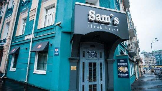 В Киеве загорелся ресторан Sam´s Steak House (ВИДЕО)