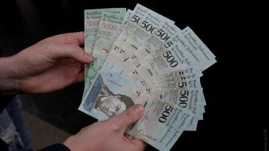 Инфляция в Венесуэле перешагнула рубеж 800%