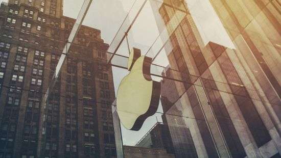 Капитализация Apple приближается к триллиону долларов