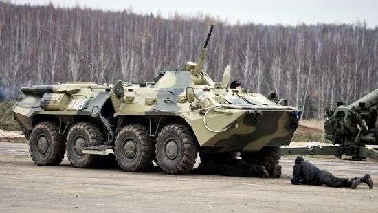 В России будущих губернаторов проверяли под колёсами БТР (ВИДЕО)