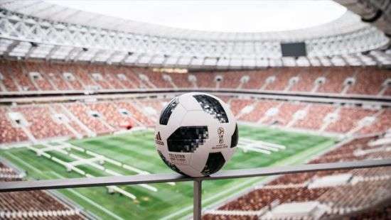 Месси показал официальный мяч ЧМ-2018