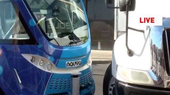 В США автобус-беспилотник попал в ДТП