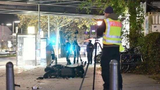 В Берлине водитель автомобиля «целился» в толпу пешеходов