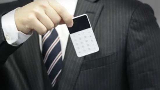 В Японии выпустили мини смартфон