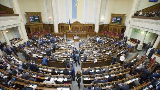 Стало известно, сколько нардепов пропустили почти все голосования в Верховной Раде