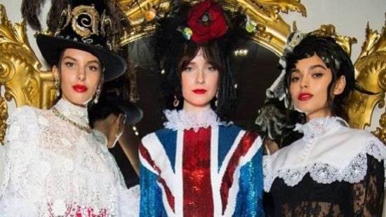 Итальянский модный дом Dolce & Gabbana порвали британский флаг на юбки (ФОТО)