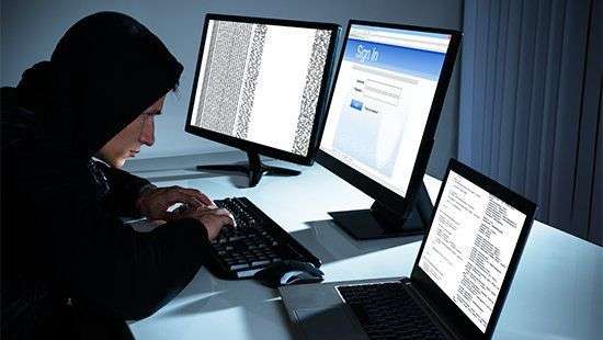 Хакеры украли 1 млн долларов из украинского банка