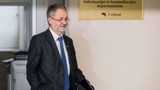 В Литве депутат парламента пришел на работу пьяным: полиция начала расследование