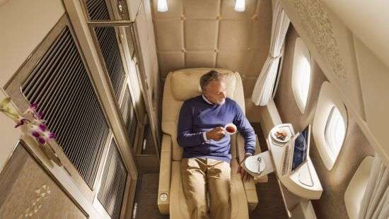 Звезда Top Gear стал лицом впечатляющей рекламы первого класса самолетов Emirates (ВИДЕО)