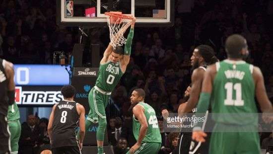 НБА. «Бостон» не проигрывает уже 13 матчей кряду, «Хьюстон» уступил «Торонто»