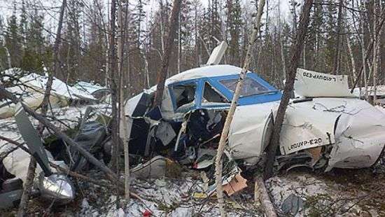 Выжившую в авиакатастрфе девочку везут к врачам в Хабаровск