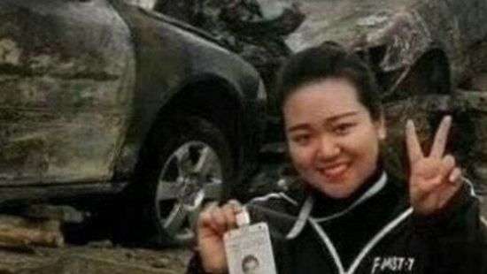 В Китае журналистку уволили за селфи на месте ДТП