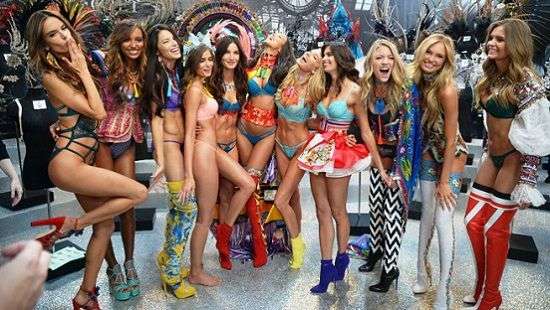 Что делают модели перед шоу Victoria´s Secret, чтобы быстро привести себя в форму